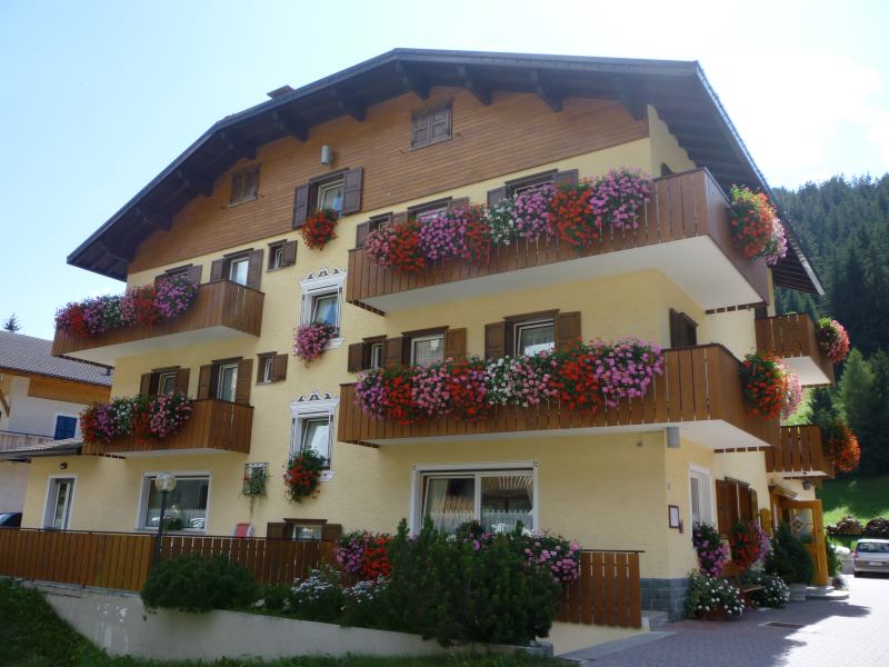 Hotel I RODODENDRI